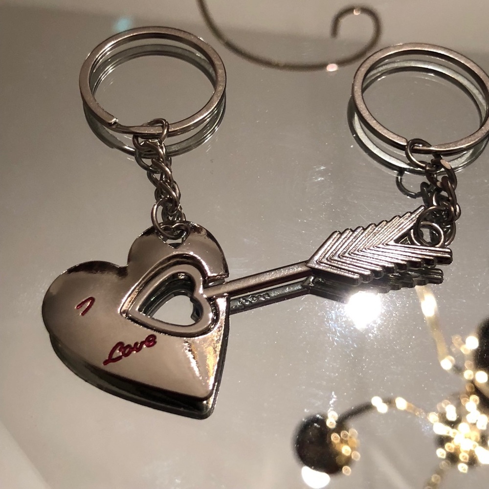 “I LOVE” Arrow through My Heart Couple Keychain